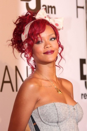 rihanna-girly-red-hair