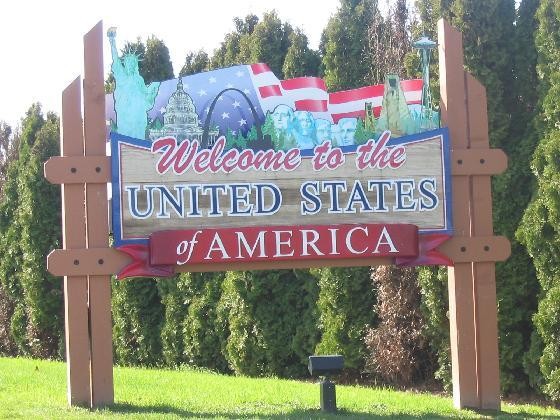 2121287-CanadianAmerican_border_crossing-Seattle